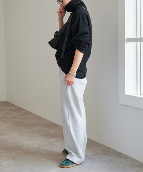 Spick & Span（スピックアンドスパン）の「《追加》裏毛イージーストレートパンツ（スウェットパンツ・レディース・ネイビー/ライトグレー・38/36）」の11枚目の写真