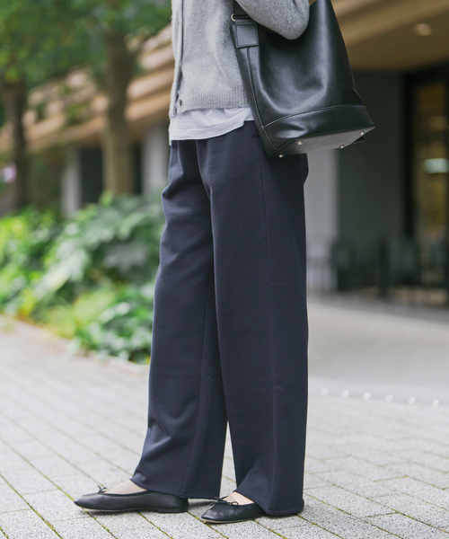 Spick & Span（スピックアンドスパン）の「《追加》裏毛イージーストレートパンツ（スウェットパンツ・レディース・ネイビー/ライトグレー・38/36）」の13枚目の写真