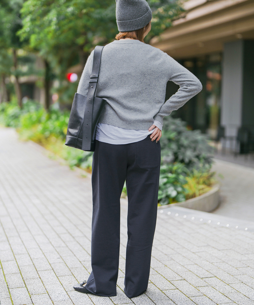 Spick & Span（スピックアンドスパン）の「《追加》裏毛イージーストレートパンツ（スウェットパンツ・レディース・ネイビー/ライトグレー・38/36）」の18枚目の写真