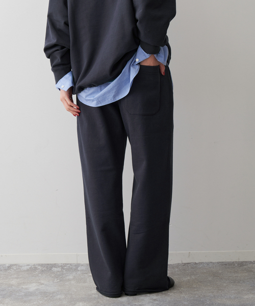 Spick & Span（スピックアンドスパン）の「《追加》裏毛イージーストレートパンツ（スウェットパンツ・レディース・ネイビー/ライトグレー・38/36）」の21枚目の写真