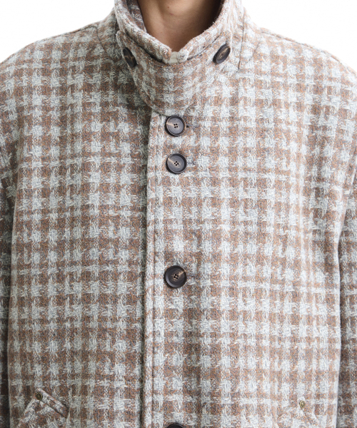 WESLEYHYUSTON(ウェズリーユーストン)の「WYATT CHECK BALMACAAN COAT BEIGE(チェスターコート・メンズ・その他・SMALL/MEDIUM/X-SMALL)」の2枚目の写真