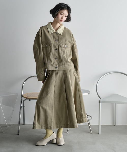 THE YOn（ザヨン）の「ブロックプリーツフレアスカート　デニム/ツイル（スカート・レディース・ライトブルー/グレイッシュベージュ/ブラック/セージグリーン・M/S）」の3枚目の写真