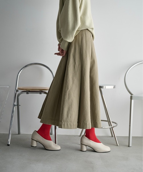 THE YOn（ザヨン）の「ブロックプリーツフレアスカート　デニム/ツイル（スカート・レディース・ライトブルー/グレイッシュベージュ/ブラック/セージグリーン・M/S）」の5枚目の写真