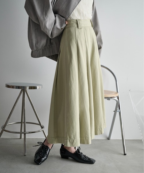 THE YOn（ザヨン）の「ブロックプリーツフレアスカート　デニム/ツイル（スカート・レディース・ライトブルー/グレイッシュベージュ/ブラック/セージグリーン・M/S）」の20枚目の写真