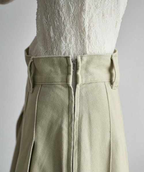 THE YOn（ザヨン）の「ブロックプリーツフレアスカート　デニム/ツイル（スカート・レディース・ライトブルー/グレイッシュベージュ/ブラック/セージグリーン・M/S）」の22枚目の写真