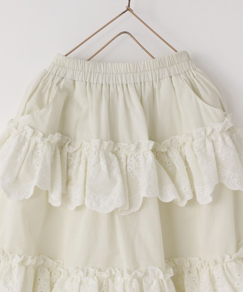 LOWRYS FARM（ローリーズファーム）の「レースフリルロングスカート　 647602（スカート・キッズ・オフホワイト・150cm/140cm/130cm/120cm/110cm）」の3枚目の写真