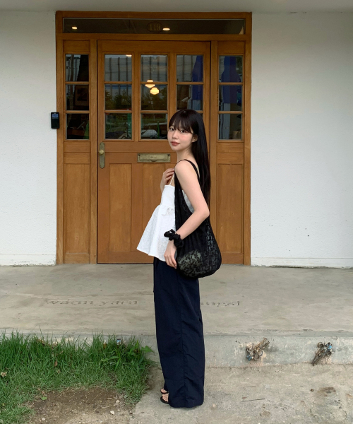 MUCU AND EBONY(ムクアンドエボニー)の「Veil Lace Bag & Scrunch SET _ Black(ショルダーバッグ・レディース・その他・FREE)」の2枚目の写真
