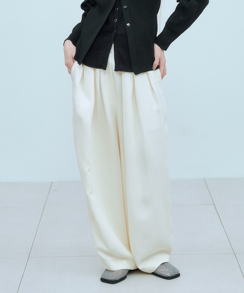 THINGS THAT MATTER(シングス ザット マター)の「ROUND SILHOUETTE PANTS / ラウンド シルエット パンツ(スラックス・レディース・ブラウン/ネイビー/クリーム・1/2)」の3枚目の写真