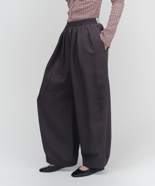 THINGS THAT MATTER(シングス ザット マター)の「ROUND SILHOUETTE PANTS / ラウンド シルエット パンツ(スラックス・レディース・ブラウン/ネイビー/クリーム・1/2)」の13枚目の写真