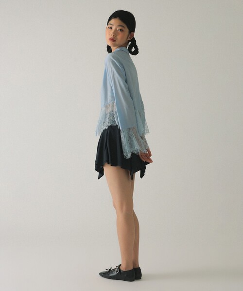 Ray BEAMS（レイビームス）の「レース キリカエ フレア スリーブ シャツ（シャツ/ブラウス・レディース・ホワイト系その他6/サックスブルー・ONE SIZE）」の4枚目の写真