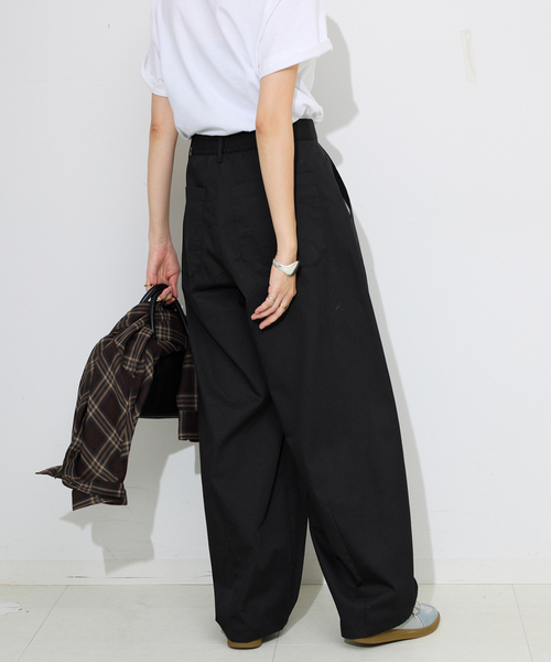 SLOBE IENA(スローブイエナ)の「《接触冷感/WEB限定/追加》ライトチノタックカーブトラウザー(チノパンツ・レディース・ブラック/ベージュ・36/38)」の11枚目の写真