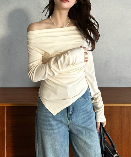 Eclat one(エクラワン)の「【Eclat one】ドレープネック アシンメトリー 長袖 カットソー(Tシャツ/カットソー・レディース・アイボリー/ブラック/チャコール・FREE)」の6枚目の写真