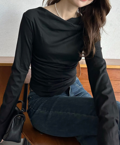 Eclat one(エクラワン)の「【Eclat one】ドレープネック アシンメトリー 長袖 カットソー(Tシャツ/カットソー・レディース・アイボリー/ブラック/チャコール・FREE)」の11枚目の写真