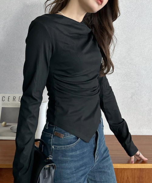 Eclat one(エクラワン)の「【Eclat one】ドレープネック アシンメトリー 長袖 カットソー(Tシャツ/カットソー・レディース・アイボリー/ブラック/チャコール・FREE)」の16枚目の写真