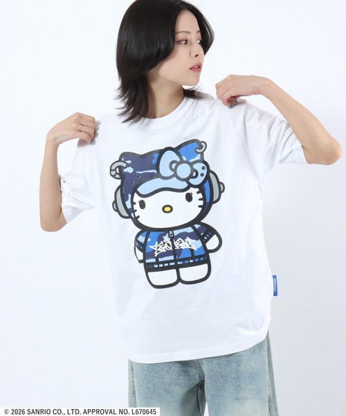 sanrio(サンリオ)の「HELLO KITTY EYELET TEE/ハローキティ ストリートビッグプリントTシャツ/カモフラ・レオパード/ピチT・ビッグシルエット(Tシャツ/カットソー・レディース・カモフラージュ/ブラック/レッド/ホワイト・L/M/S)」の12枚目の写真
