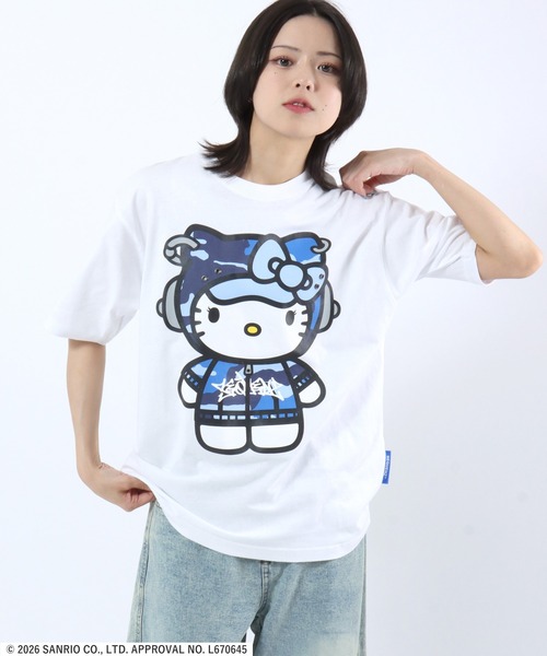 sanrio(サンリオ)の「HELLO KITTY EYELET TEE/ハローキティ ストリートビッグプリントTシャツ/カモフラ・レオパード/ピチT・ビッグシルエット(Tシャツ/カットソー・レディース・カモフラージュ/ブラック/レッド/ホワイト・L/M/S)」の10枚目の写真
