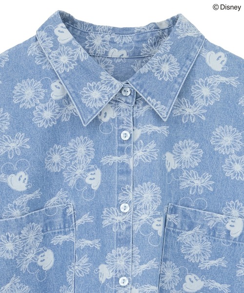 Disney（ディズニー）の「ミッキー&フレンズ/花柄デニムシャツ（シャツ/ブラウス・レディース・インディゴブルー/ライトインディゴブルー・FREE）」の3枚目の写真