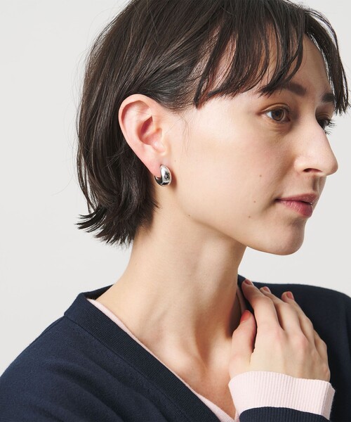 UNITED ARROWS（ユナイテッドアローズ）の「PLUMP C イヤリング（イヤリング・レディース・シルバー/ゴールド・FREE）」の4枚目の写真