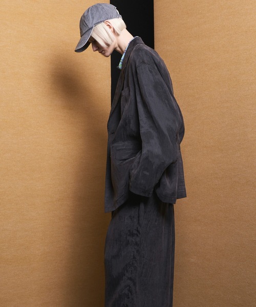 MAISON SPECIAL(メゾンスペシャル)の「《UNISEX》Drape Fibrillated Twill Prime-Over-Over 2B Semi-double Tailored Jacket/ドレープフィブリルツイルプライムオーバー4Bセミダブルテーラードジャケット【MAISON SPECIAL/メゾンスペシャル】■セットアップ対応■(テーラードジャケット・メンズ・ブラック/ネイビー・2/1/0)」の6枚目の写真