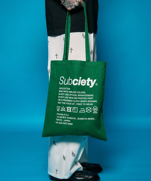 Subciety（サブサエティ）の「Label tote bag（トートバッグ・メンズ・ブルー/ブラック×ブルー/グリーン/ブラウン/バーガンディー/ブラック×ホワイト/ホワイト/スカイブルー/イエロー/オレンジ・FREE）」の5枚目の写真