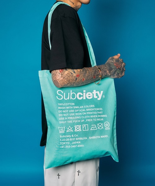 Subciety（サブサエティ）の「Label tote bag（トートバッグ・メンズ・ブルー/ブラック×ブルー/グリーン/ブラウン/バーガンディー/ブラック×ホワイト/ホワイト/スカイブルー/イエロー/オレンジ・FREE）」の6枚目の写真