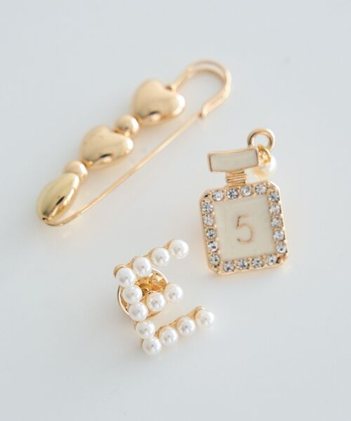 earth music&ecology（アースミュージックアンドエコロジー）の「ハングアウトブローチセット（ブローチ/コサージュ・レディース・ゴールド/シルバー・FREE）」の2枚目の写真