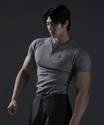 CARMID（カミド）の「カミドグローリー ヘンリーネック マッスルフィットリブ 半袖Tシャツ [グレー]（Tシャツ/カットソー）」