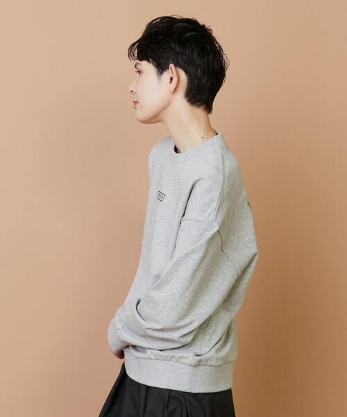 FRAPBOIS（フラボア）の「デイリートレーナー（スウェット・レディース・ホワイト/ブラック/グレー・1/2）」の4枚目の写真