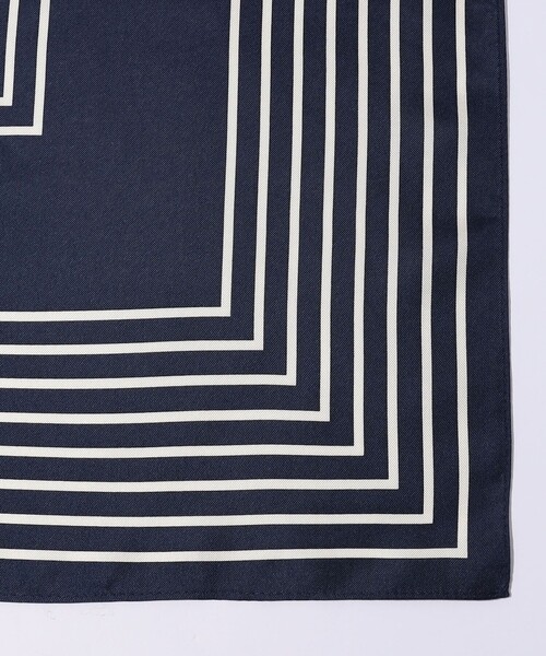 TOMORROWLAND （トゥモローランド）の「LE SCARF ストライプスカーフ（バンダナ/スカーフ・レディース・ネイビー/ライトベージュ・FREE）」の5枚目の写真