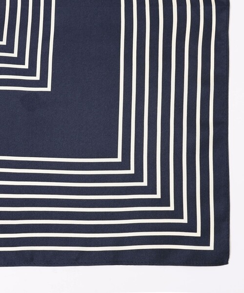 TOMORROWLAND （トゥモローランド）の「LE SCARF ストライプスカーフ（バンダナ/スカーフ・レディース・ネイビー/ライトベージュ・FREE）」の6枚目の写真