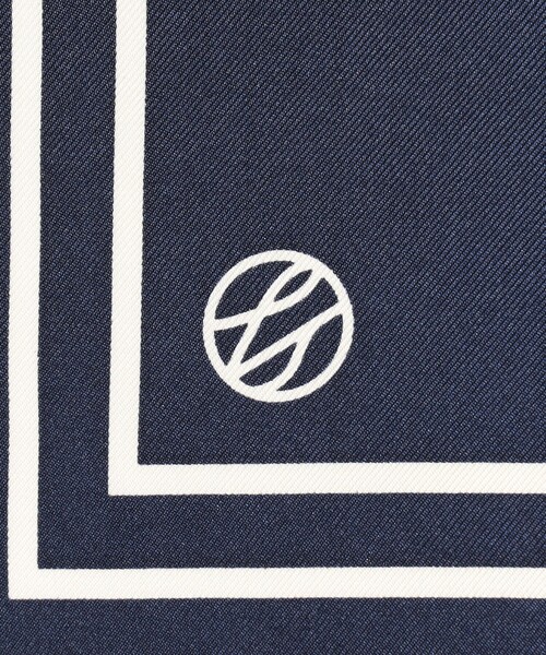 TOMORROWLAND （トゥモローランド）の「LE SCARF ストライプスカーフ（バンダナ/スカーフ・レディース・ネイビー/ライトベージュ・FREE）」の7枚目の写真