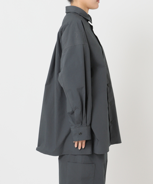 Spick & Span(スピックアンドスパン)の「NATURAL DYE BIG SH / ナチュラルダイビッグシャツ(シャツ/ブラウス・レディース・チャコールグレー/ライトグレー/ブラウン・FREE)」の11枚目の写真