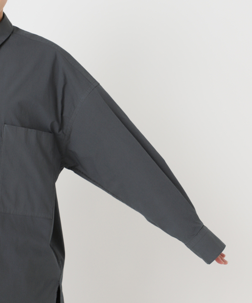 Spick & Span(スピックアンドスパン)の「NATURAL DYE BIG SH / ナチュラルダイビッグシャツ(シャツ/ブラウス・レディース・チャコールグレー/ライトグレー/ブラウン・FREE)」の15枚目の写真