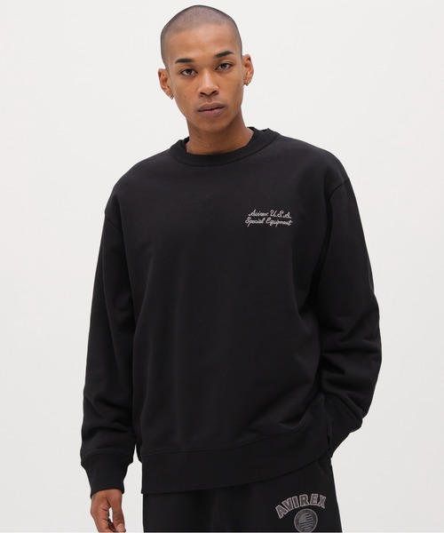 AVIREX（アヴィレックス）の「《直営店限定》VARSITY FLAG CREW NECK SWEAT / バーシティー フラッグ クルーネック スウェット / AVIREX / アヴィレックス（スウェット・メンズ・ブラック/オフホワイト・XX-LARGE/X-LARGE/LARGE/MEDIUM）」の4枚目の写真
