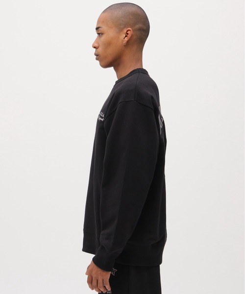 AVIREX（アヴィレックス）の「《直営店限定》VARSITY FLAG CREW NECK SWEAT / バーシティー フラッグ クルーネック スウェット / AVIREX / アヴィレックス（スウェット・メンズ・ブラック/オフホワイト・XX-LARGE/X-LARGE/LARGE/MEDIUM）」の7枚目の写真