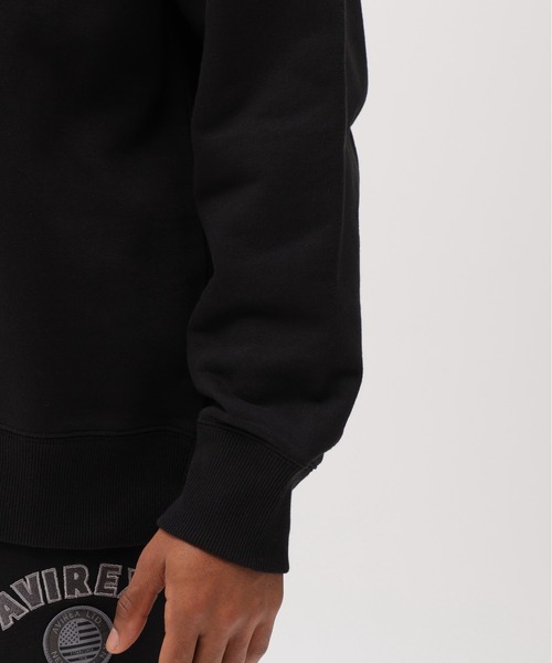 AVIREX（アヴィレックス）の「《直営店限定》VARSITY FLAG CREW NECK SWEAT / バーシティー フラッグ クルーネック スウェット / AVIREX / アヴィレックス（スウェット・メンズ・ブラック/オフホワイト・XX-LARGE/X-LARGE/LARGE/MEDIUM）」の11枚目の写真