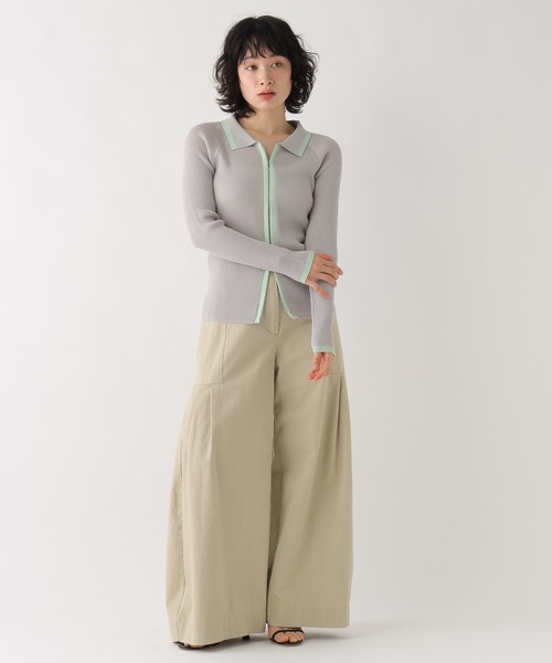 BAYFLOW（ベイフロー）の「[WEB限定]タックバルーンワイドチノパンツ / カーブフレアパンツ（チノパンツ・レディース・ブラック/ベージュ・SMALL/MEDIUM/LARGE）」の4枚目の写真