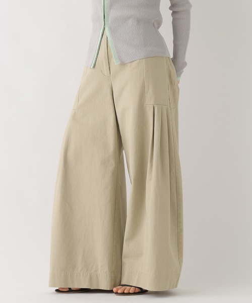 BAYFLOW（ベイフロー）の「[WEB限定]タックバルーンワイドチノパンツ / カーブフレアパンツ（チノパンツ・レディース・ブラック/ベージュ・SMALL/MEDIUM/LARGE）」の5枚目の写真