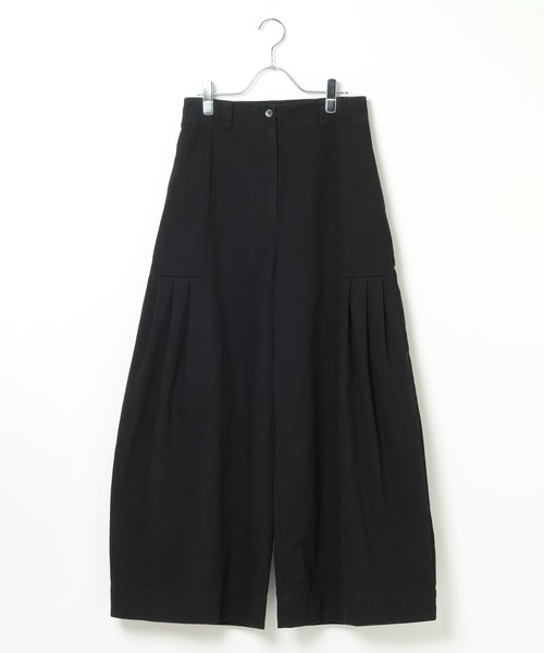 BAYFLOW（ベイフロー）の「[WEB限定]タックバルーンワイドチノパンツ / カーブフレアパンツ（チノパンツ・レディース・ブラック/ベージュ・SMALL/MEDIUM/LARGE）」の15枚目の写真