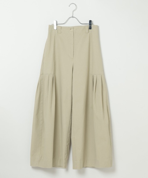 BAYFLOW（ベイフロー）の「[WEB限定]タックバルーンワイドチノパンツ / カーブフレアパンツ（チノパンツ・レディース・ブラック/ベージュ・SMALL/MEDIUM/LARGE）」の17枚目の写真