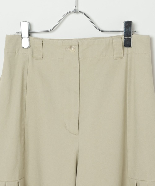 BAYFLOW（ベイフロー）の「[WEB限定]タックバルーンワイドチノパンツ / カーブフレアパンツ（チノパンツ・レディース・ブラック/ベージュ・SMALL/MEDIUM/LARGE）」の20枚目の写真