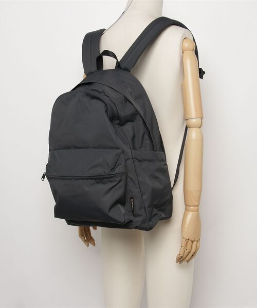 karrimor（カリマー）の「M daypack 25（バックパック/リュック・メンズ・ブラック/ダークグレー・FREE）」の7枚目の写真