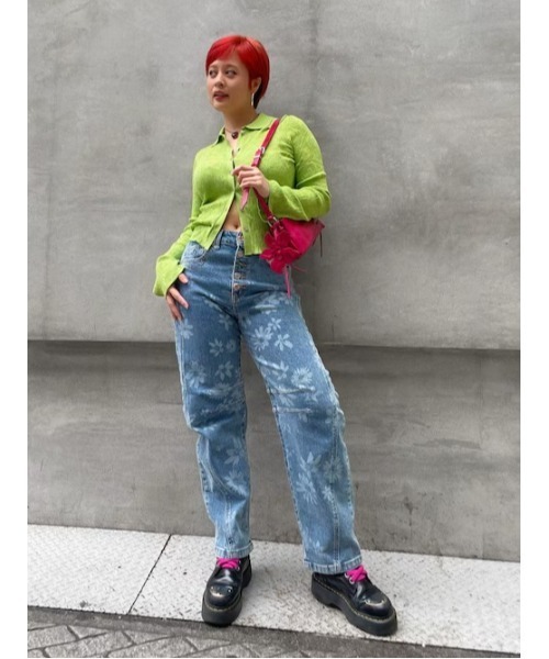 Desigual(デシグアル)の「フローラルプリントバルーンカットデニムパンツ【装飾ボタン×ステッチ仕様】(デニムパンツ・レディース・ブルー・34/36/38/40/42/44)」の5枚目の写真