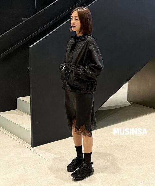 MUSINSA STANDARD WOMAN（ムシンサスタンダードウーマン）の「ウィメンズポルカドットウィンドブレーカージャケット[ブラック]（ナイロンジャケット・レディース・その他・X-SMALL/SMALL/MEDIUM/LARGE）」の12枚目の写真