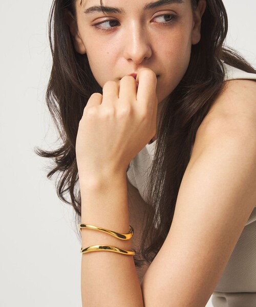 green label relaxing（グリーンレーベルリラクシング）の「ダブルライン バングル（バングル/リストバンド・レディース・ゴールド/シルバー・FREE）」の11枚目の写真
