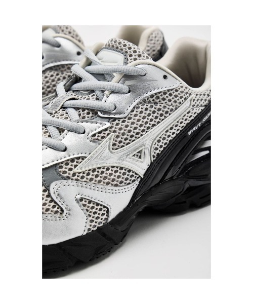 MIZUNO(ミズノ )の「ミズノ【MIZUNO】 - ウエーブライダー 10【WAVE RIDER 10 SILVER - D1GA261602】(スニーカー・メンズ・シルバー・28.0cm/27.0cm/25.5cm/25.0cm/24.5cm/24.0cm/23.5cm/23.0cm)」の10枚目の写真