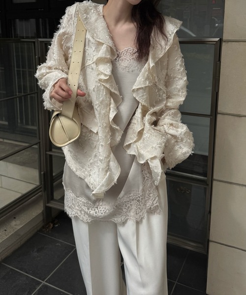 WILLFULLY（ウィルフリー）の「jacquard sheer ruffle frill shirt JK（ノーカラージャケット・レディース・アイボリー/ブラック・FREE）」の9枚目の写真