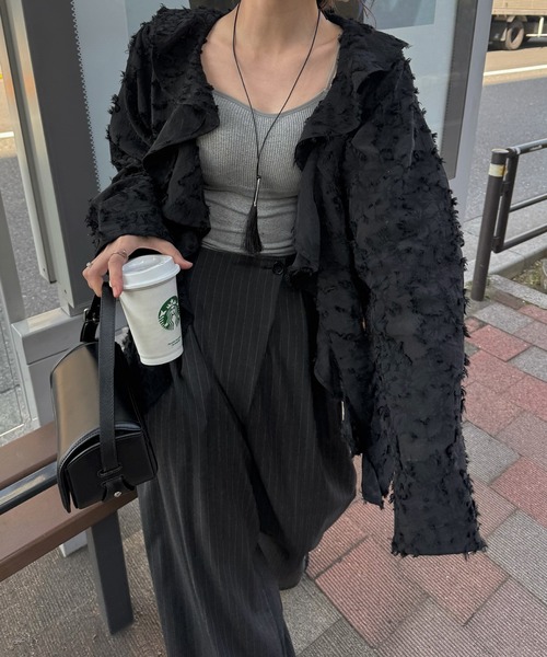 WILLFULLY（ウィルフリー）の「jacquard sheer ruffle frill shirt JK（ノーカラージャケット・レディース・アイボリー/ブラック・FREE）」の10枚目の写真