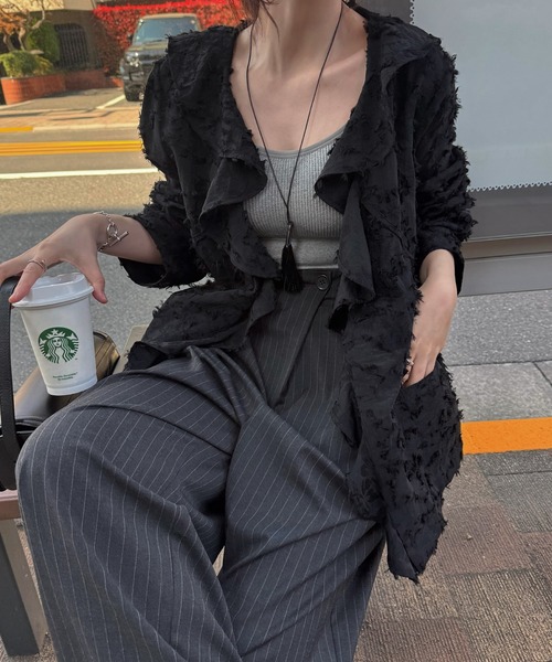WILLFULLY（ウィルフリー）の「jacquard sheer ruffle frill shirt JK（ノーカラージャケット・レディース・アイボリー/ブラック・FREE）」の11枚目の写真