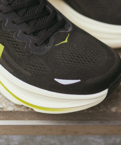 HOKA(ホカ)の「BONDI 9 1162011-CWG(スニーカー・メンズ・ブラック・27.5cm/27.0cm/26.5cm/26.0cm/25.5cm/25.0cm/30.0cm/29.0cm/28.5cm/28.0cm)」の4枚目の写真